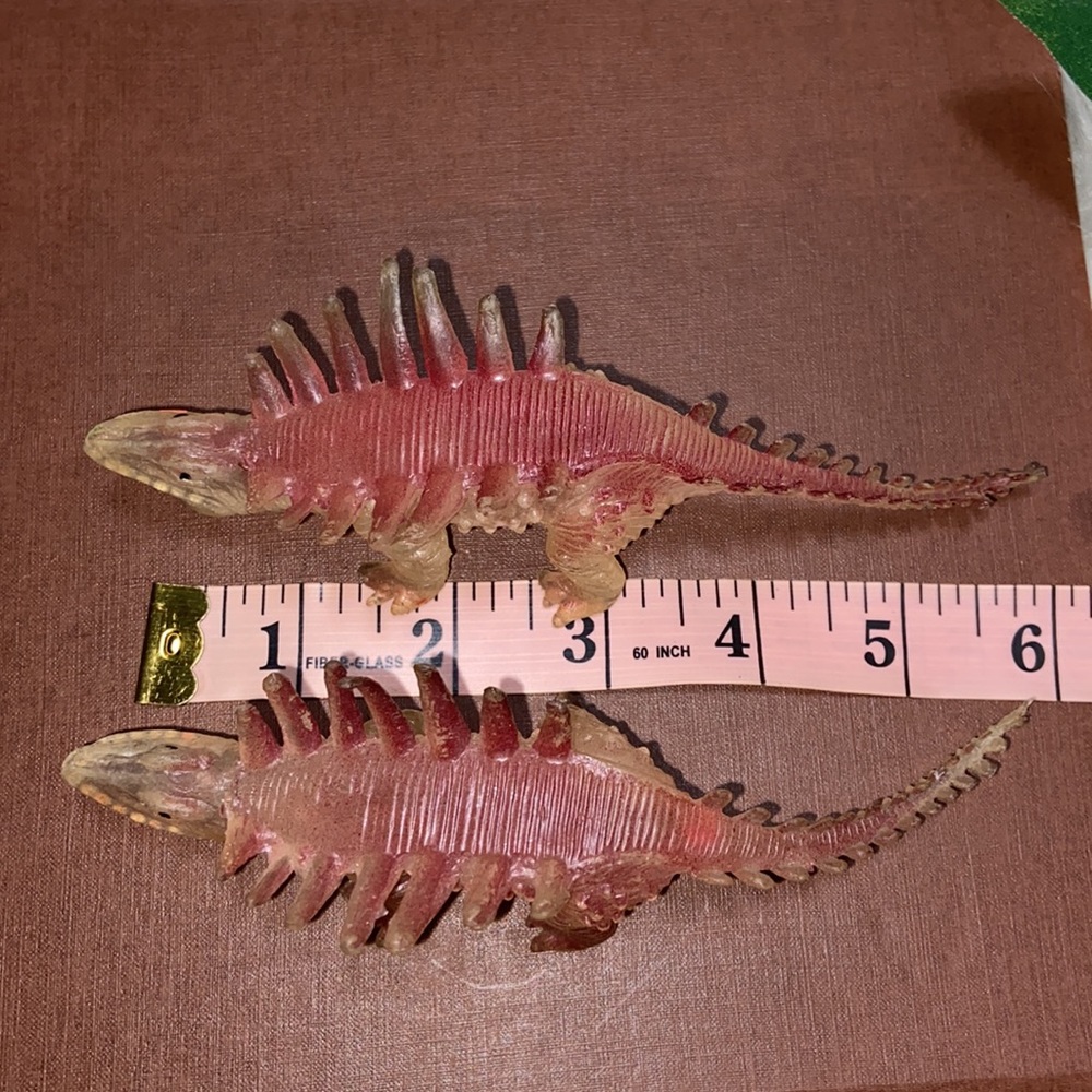Vintage 1978 Talarurus Dinosaur Figurines set of two clear Dinosaur - Picture 9 of 17
